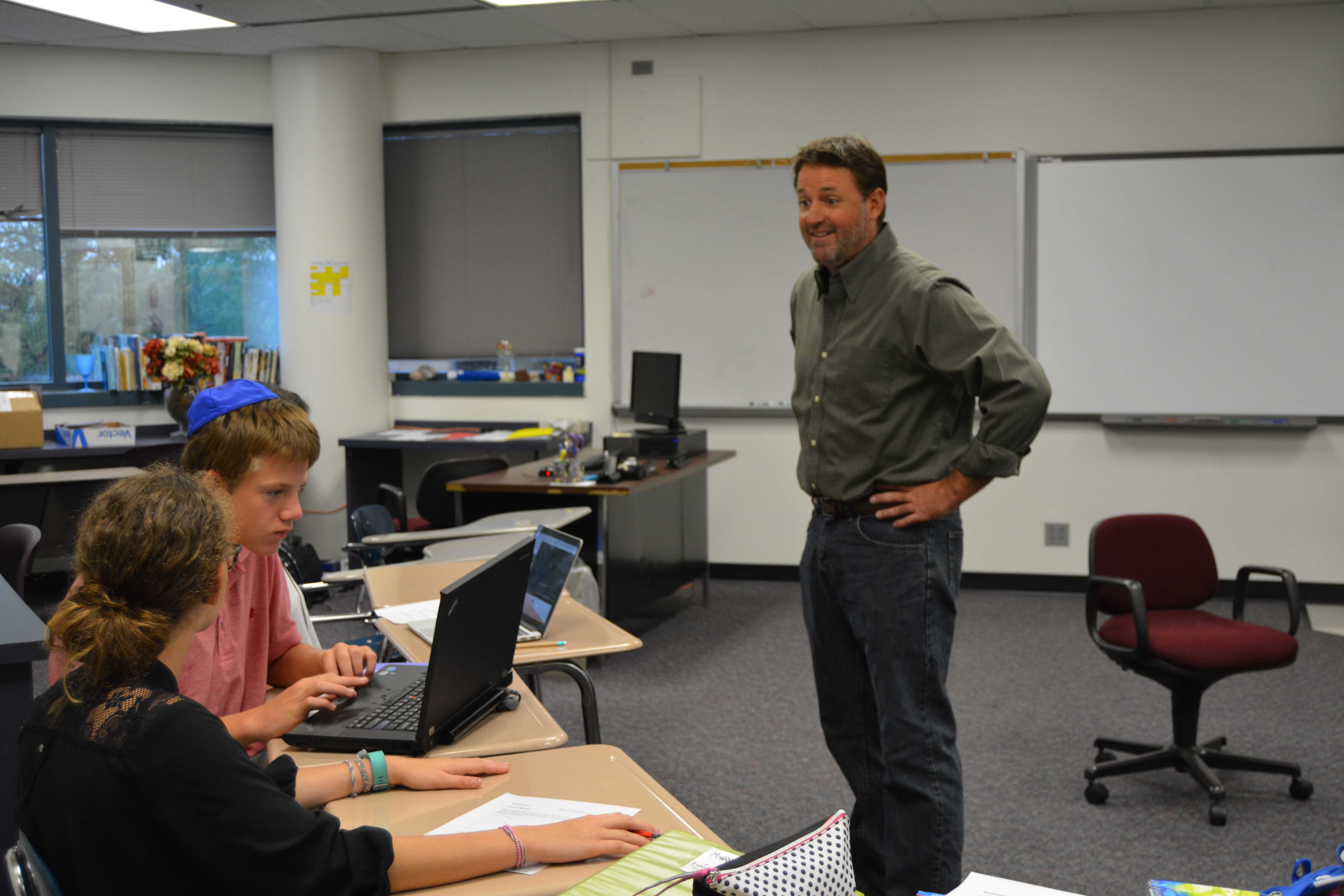 Mr. Welton teaches his Marine Biology students. Photo by Jane Martin.